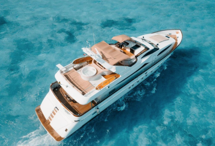 1cancun-yacht-rentals-azimut-100